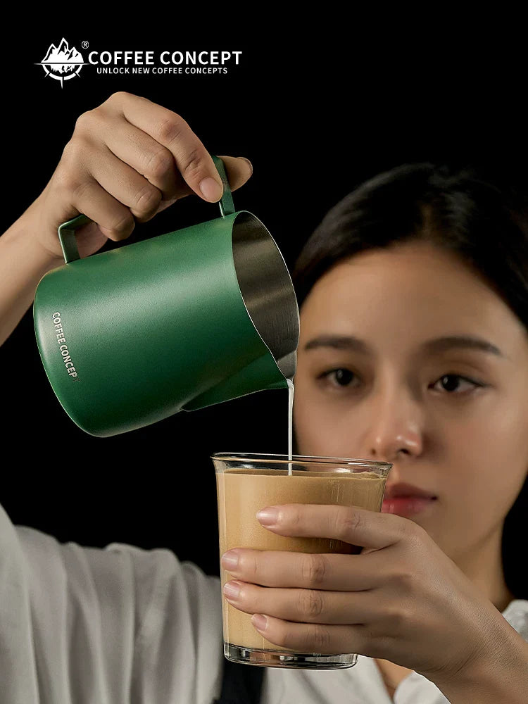 【COFFEE CONCEPT】Phantom Milk Pitcher, Precision Spout Milk Frothing Pitcher, Professional Espresso Latte Art Cup, 600ml Coffee Milk Jug